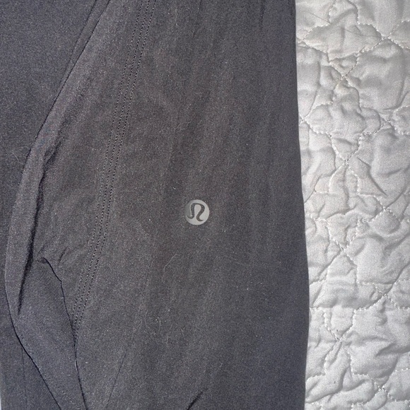 Lulu lemon joggers. - Picture 2 of 3